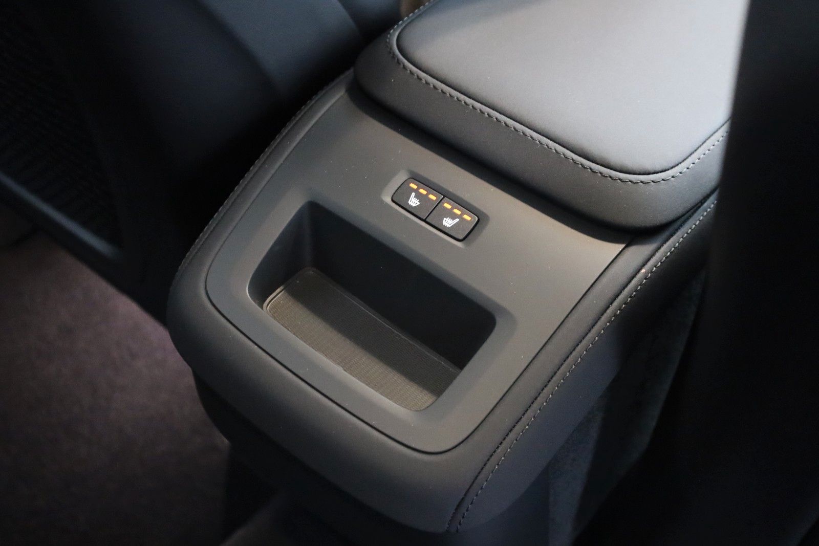 Fahrzeugabbildung Volvo XC90 Plus Bright AWD,7Sitze,360°,HUD,H&K,ACC,AHK