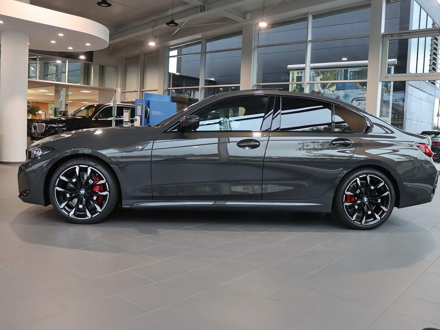BMW 320d M Sport Pro Glasdach AHK Black Sale 2026