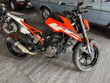 KTM Duke 125 - NAKED BIKE VON 81 BIS 125 CCM