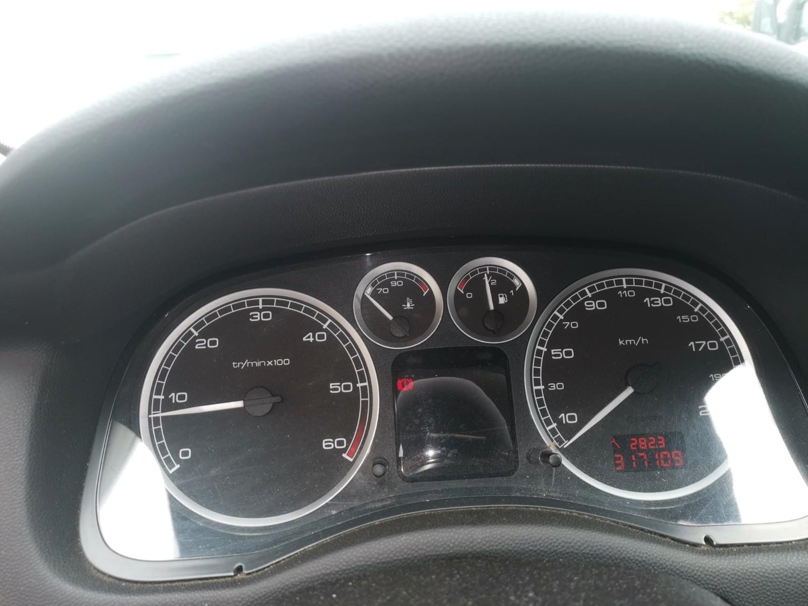 Peugeot 307 2004 — photo 8