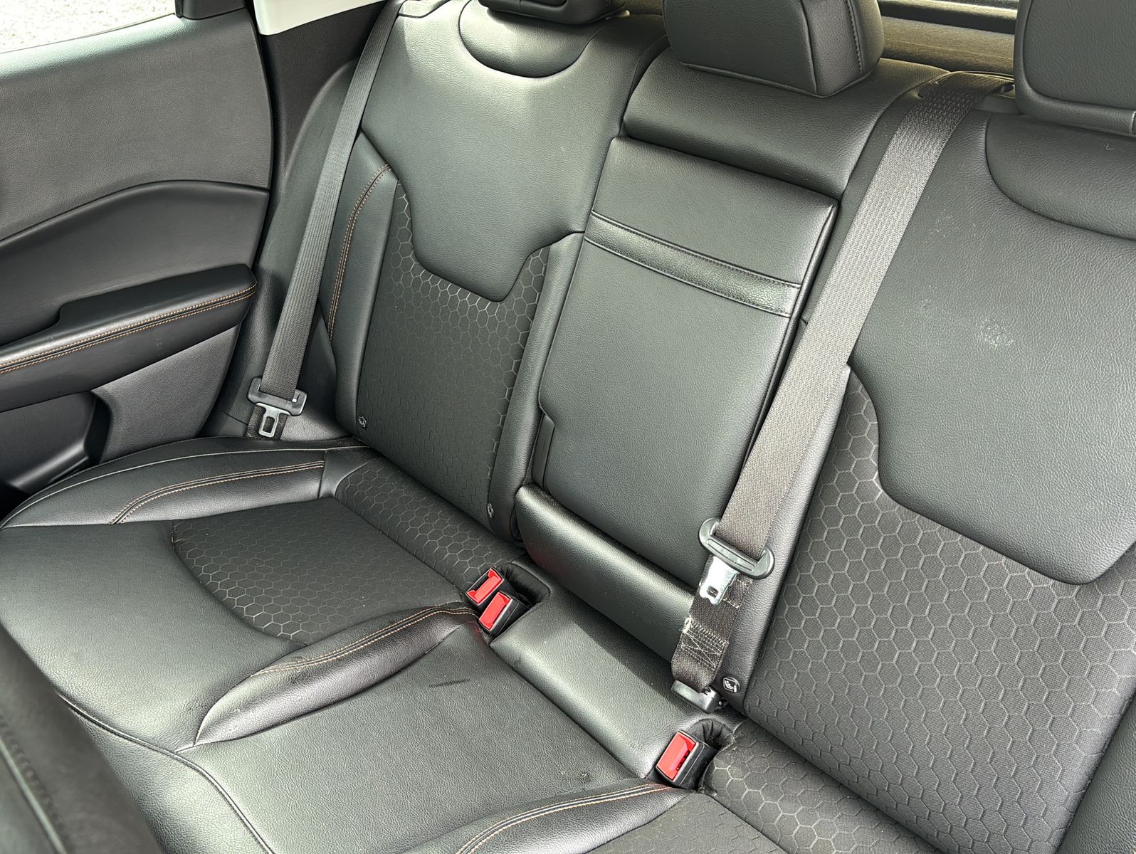 Fahrzeugabbildung Jeep Compass Limited FWD