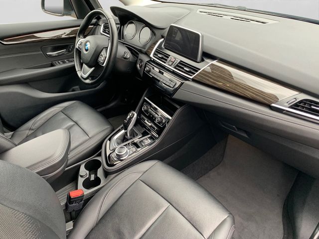 Fahrzeugabbildung BMW 218i Gran Tourer Luxury 7-Sitzer+LED+Navi+Leder