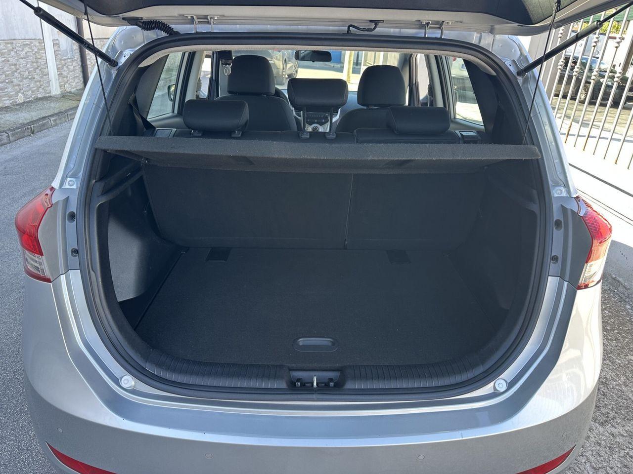 Hyundai ix20 2013 — photo 9