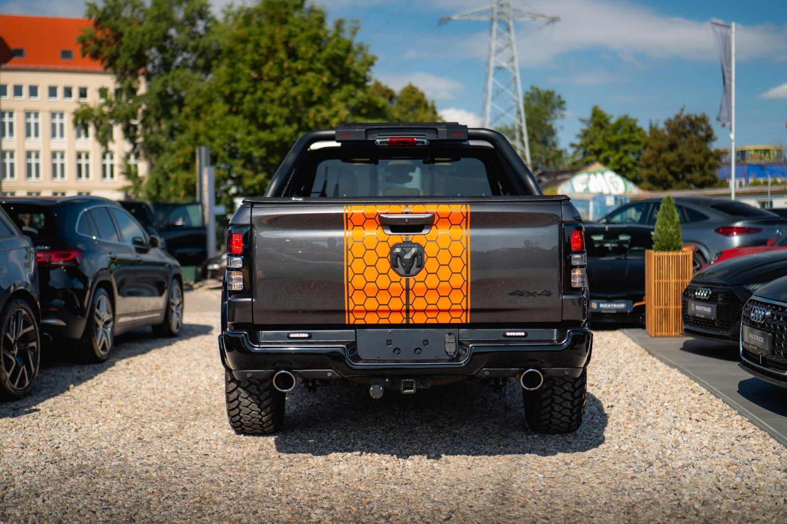 Fahrzeugabbildung Dodge RAM 5.7 V8 HEMI 4x4 OFFROAD Night Limited 19%