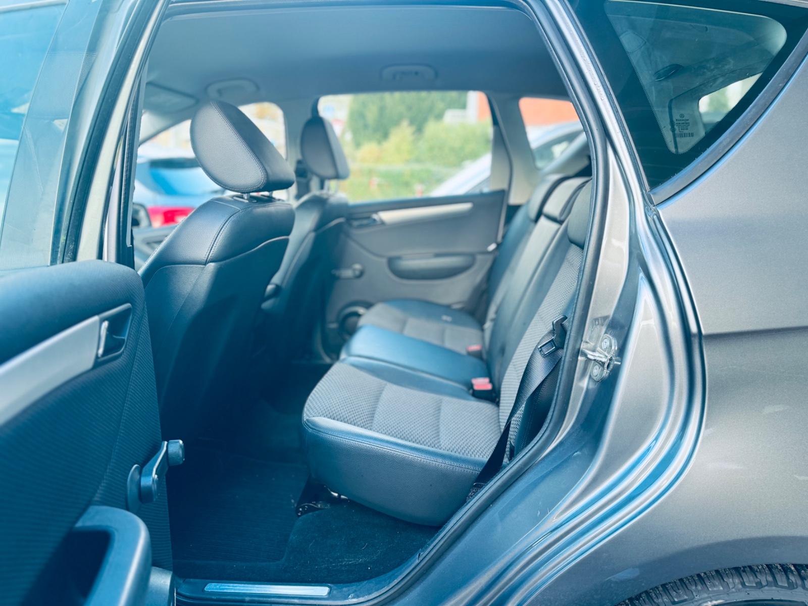 Mercedes-Benz A200 2012 — photo 9