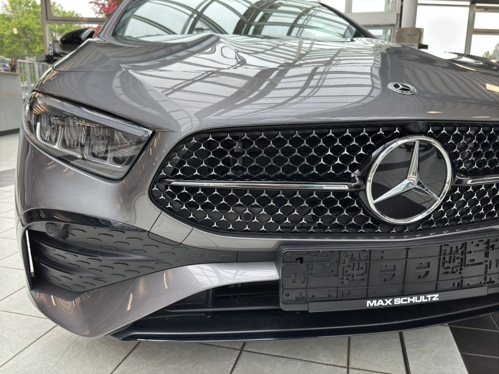 Fahrzeugabbildung Mercedes-Benz A 200 d AMG*Night*LED*SpurH*PDC*ParkAss*RFK