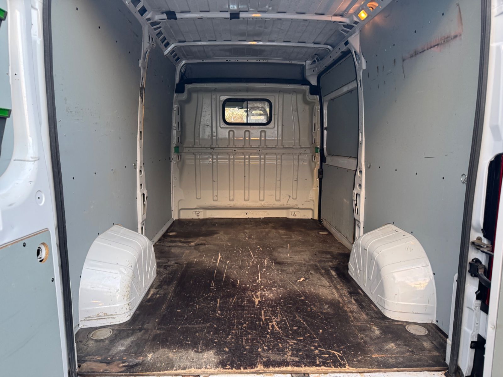 Fahrzeugabbildung Fiat Ducato Hochr.-Kasten 35 140 L2H2 RS: 3450 mm Nav