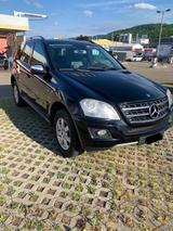 Mercedes-Benz ML 300 CDI 4MATIC BlueEFFICIENCY - - Mercedes-Benz ML 300 aus 2009