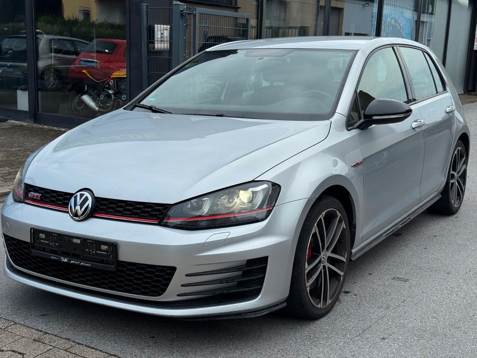 Volkswagen Golf 2.0  DSG GTI