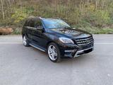Mercedes-Benz ML 350 BlueTEC 4MATIC - AMG/SCHECKHEFT - Mercedes-Benz ML 350 Gebrauchtwagen in Stuttgart