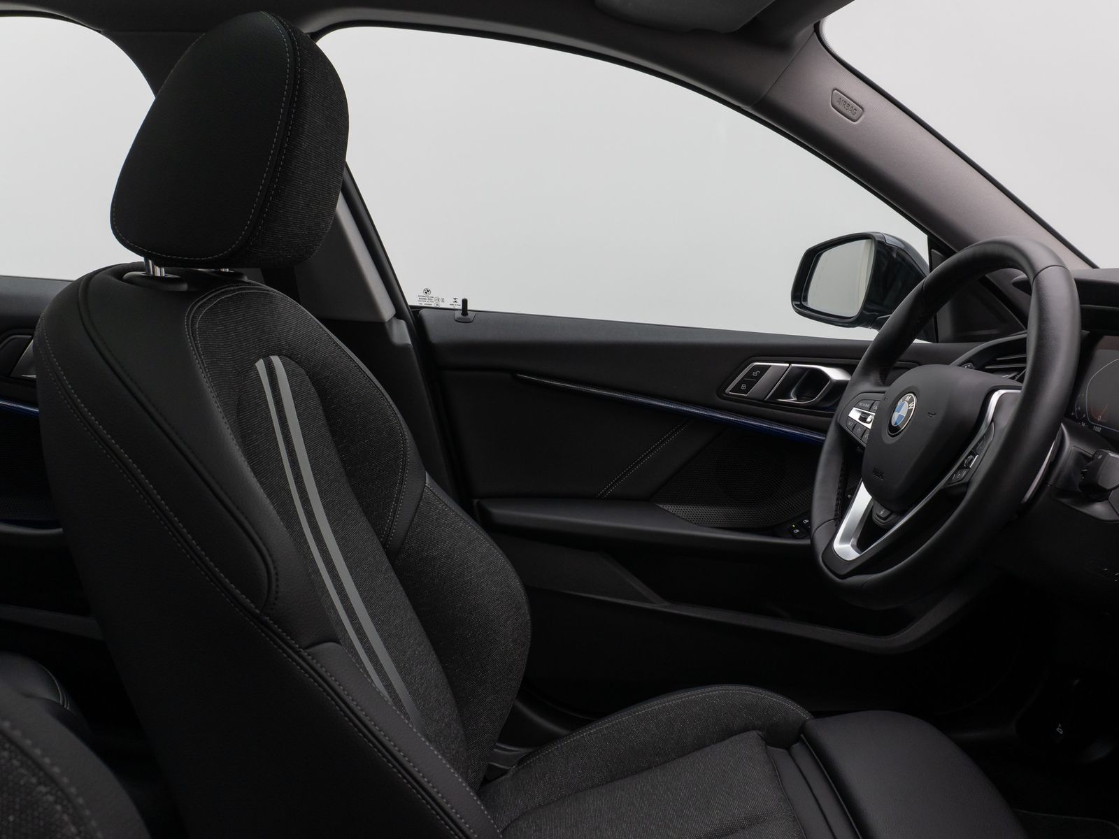 Fahrzeugabbildung BMW 220i Gran Coupé xD Sport Line HUD DAB Panorama