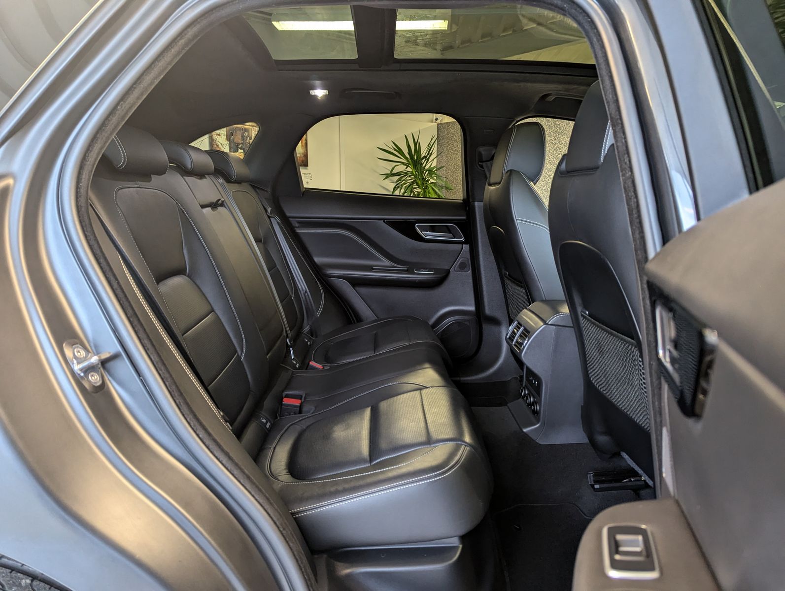 Fahrzeugabbildung Jaguar F-PACE R-Sport AWD Black LED+ PanoACC 22"