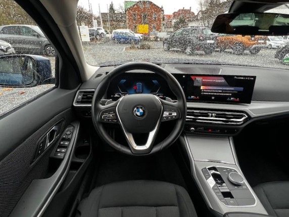 BMW 318i Touring Aut. foto 12