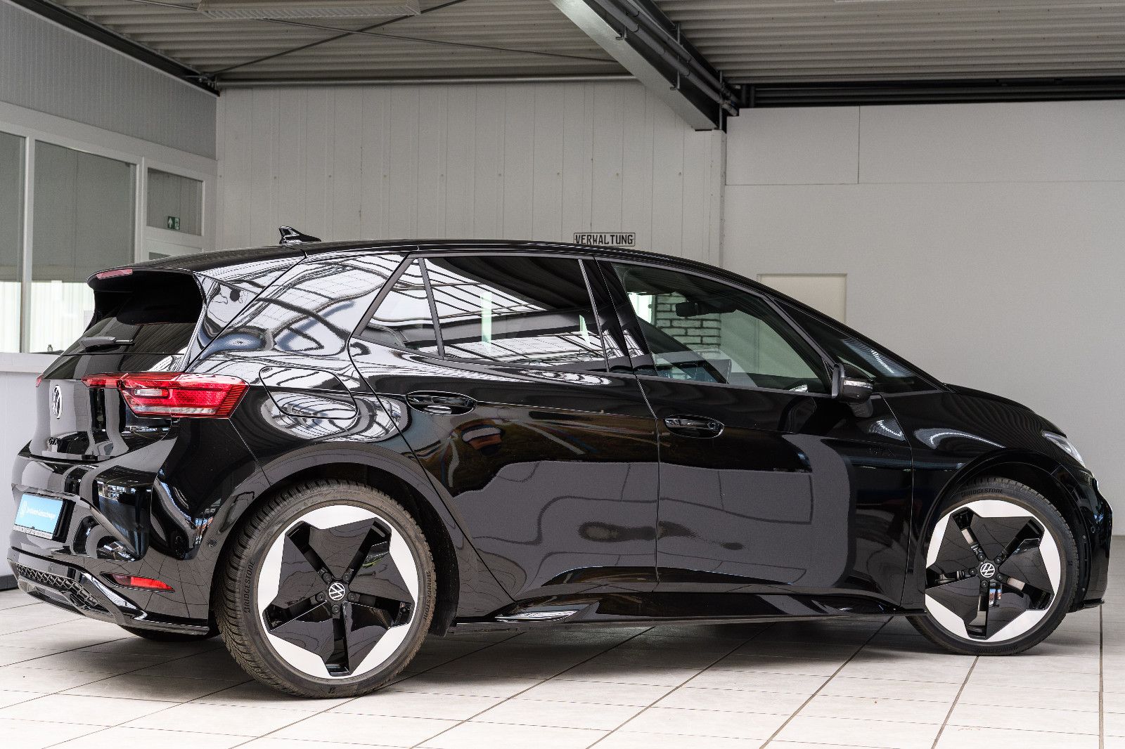 Fahrzeugabbildung Volkswagen ID.3 GTX IQ-LIGHT+AHK+PANO+360°-KAM+NAV+WÄRMEP.