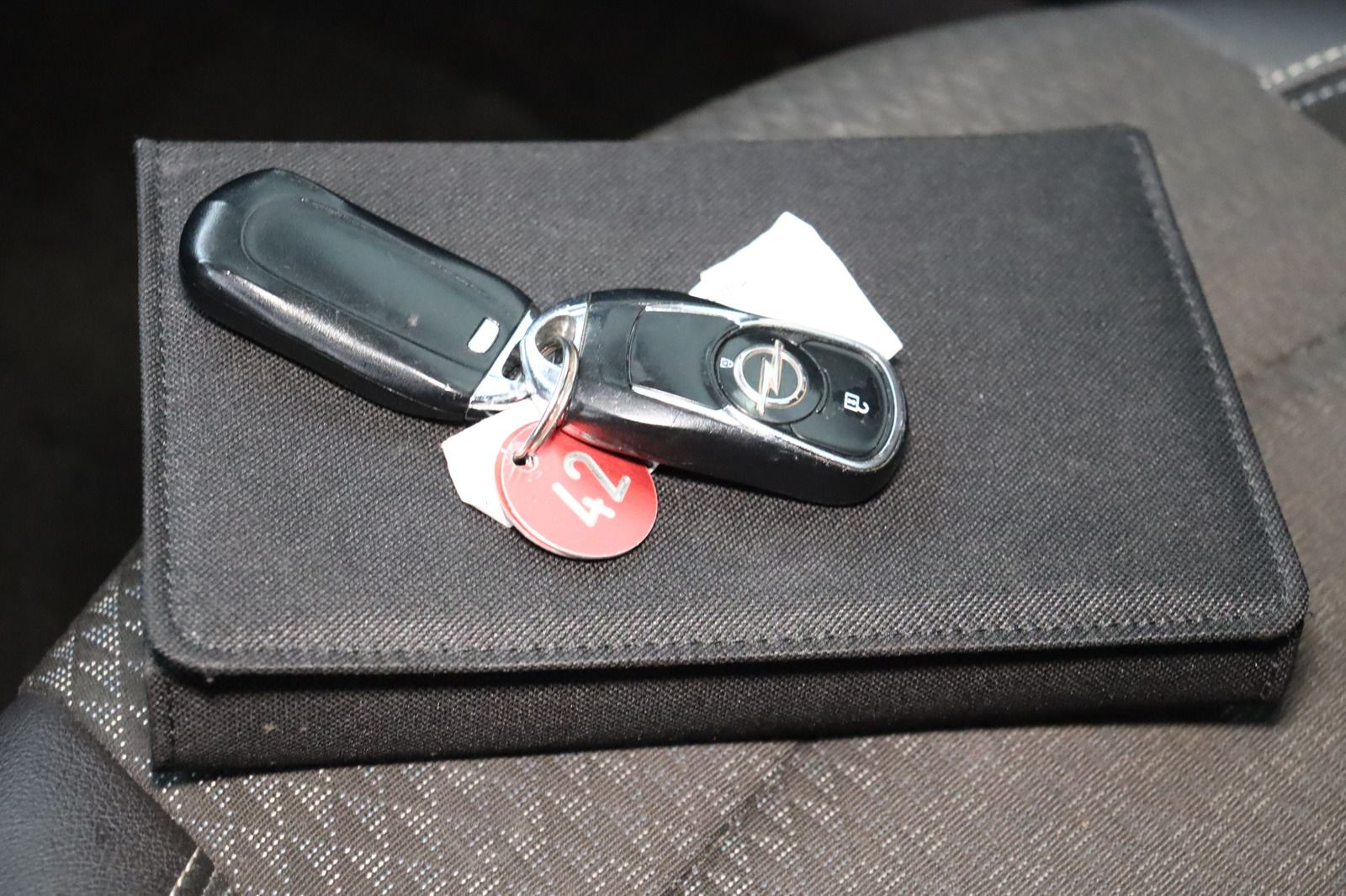 Fahrzeugabbildung Opel Astra K Sports Tourer * Navi * HU/AU neu *