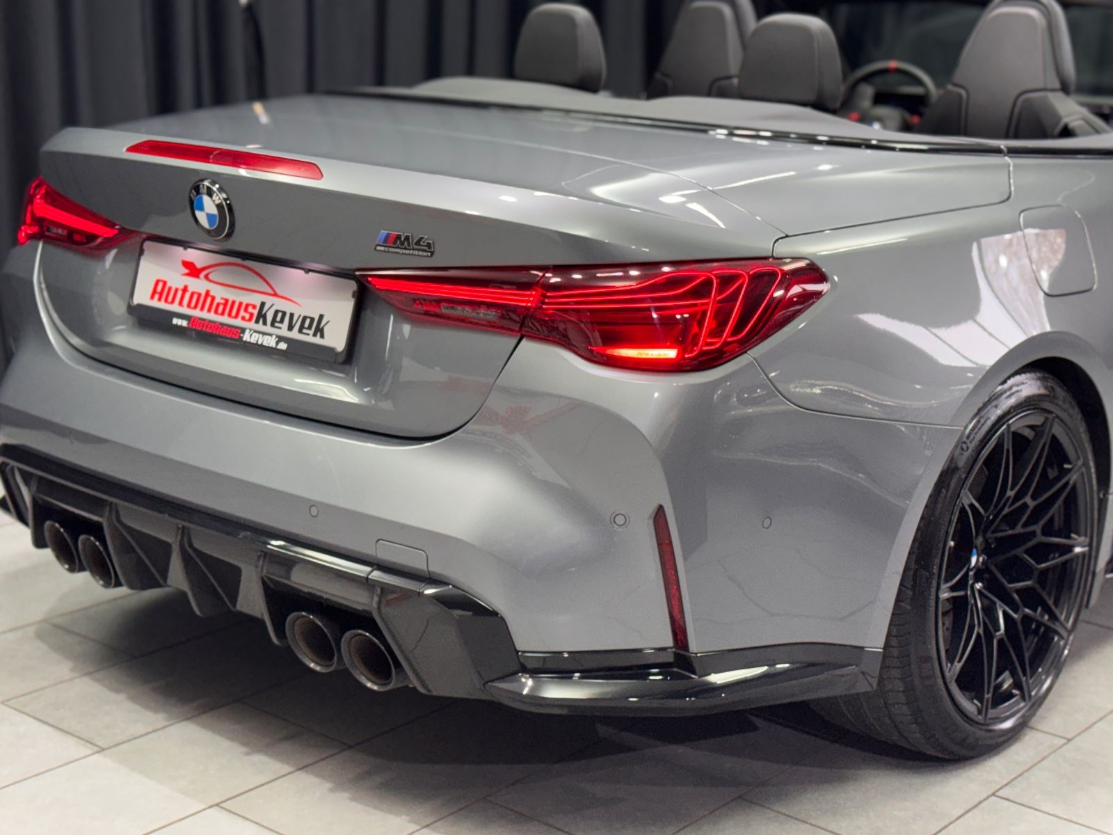 Fahrzeugabbildung BMW M4 Cabrio M xDrive Competition|CARBON-PAKET|ACC|