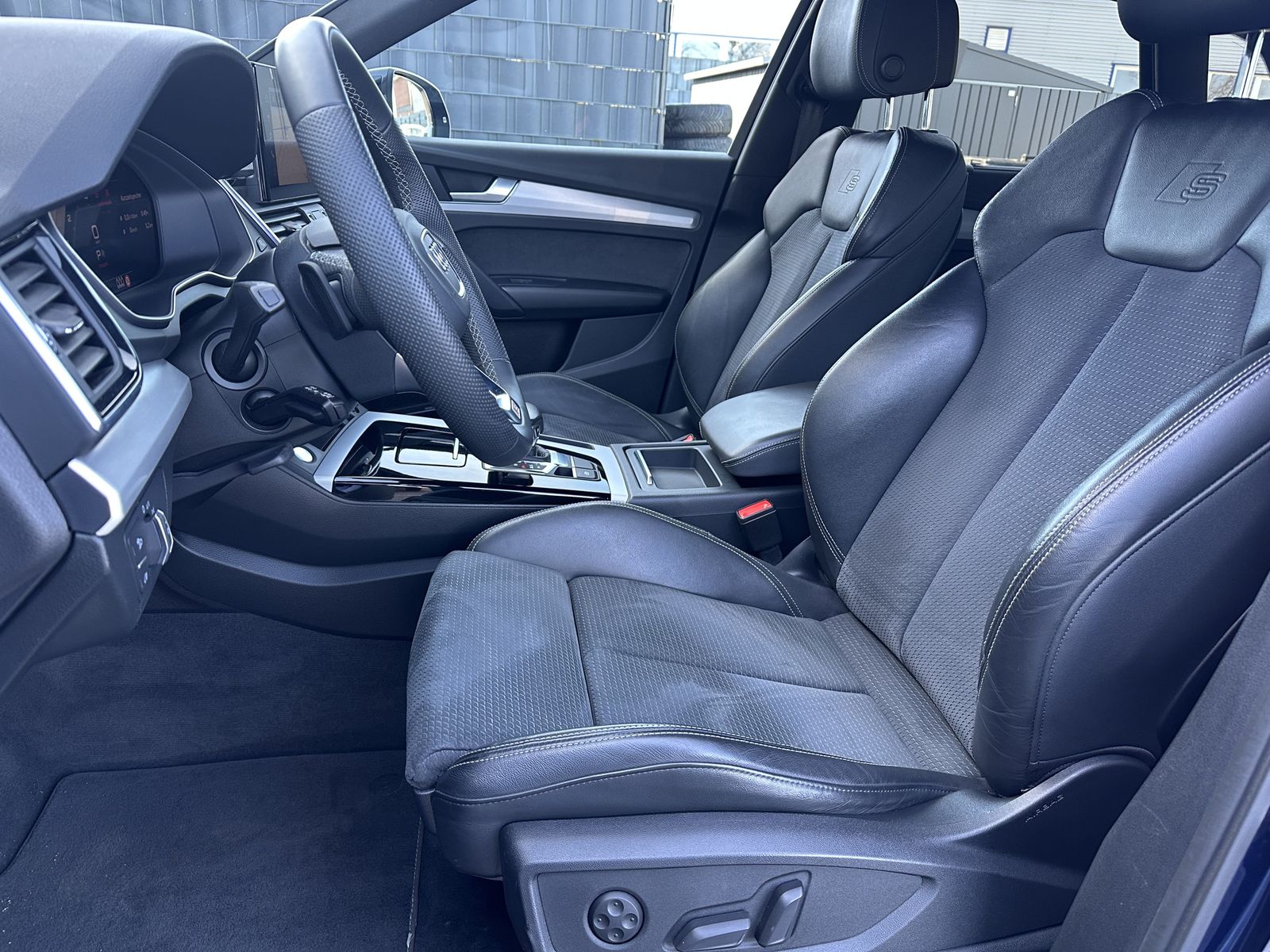 Fahrzeugabbildung Audi Q5 50 TDI Qu S-Line Black NAV+LED+ACC+KAM+21ZOLL