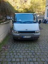 Ford Trensit 85T300 - Ford Focus mit Diesel-Antrieb: Van