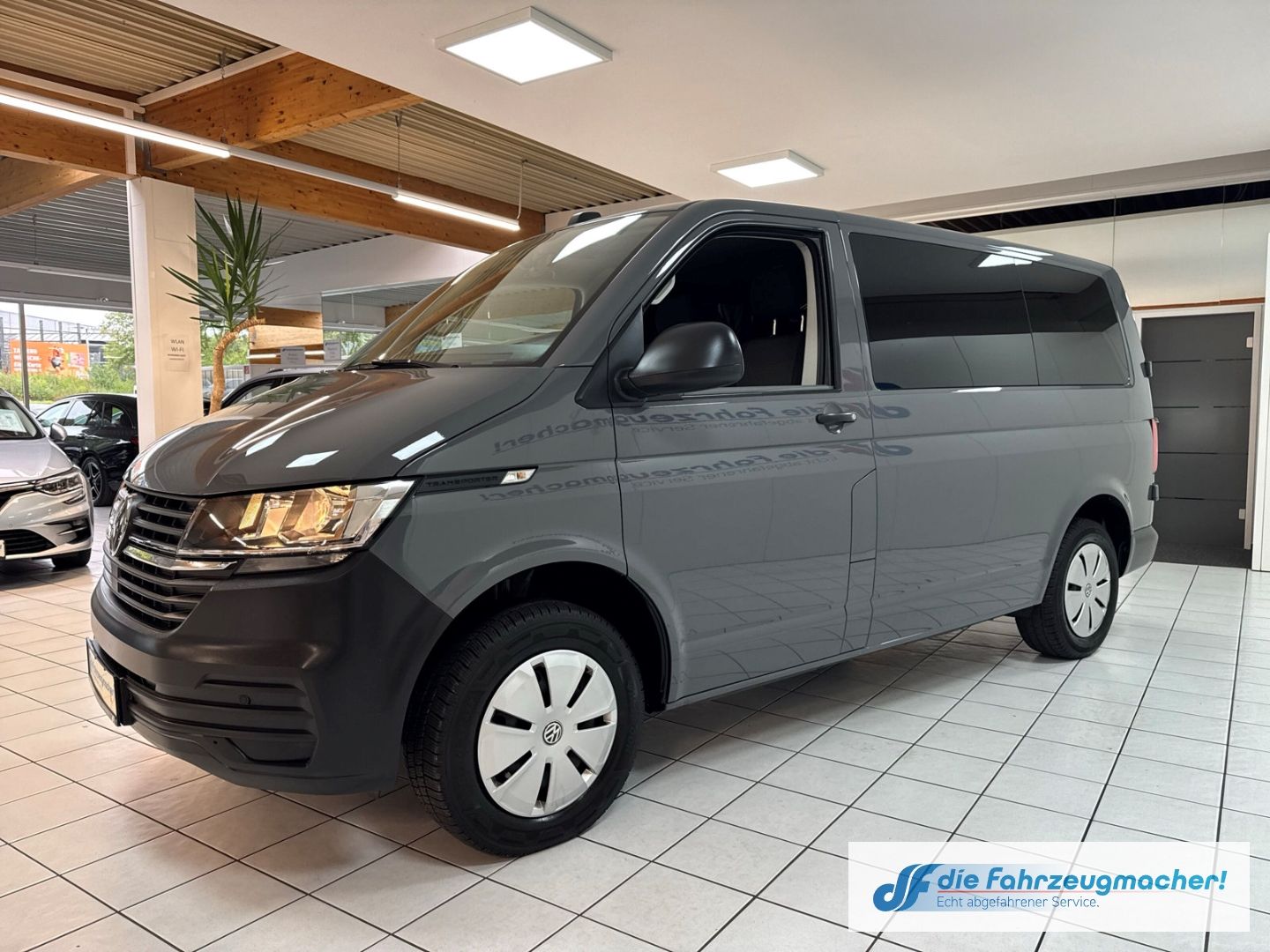 Fahrzeugabbildung Volkswagen Transporter T6.1 Kombi 2.0 TDI 9.Si. AHK DAB Kam