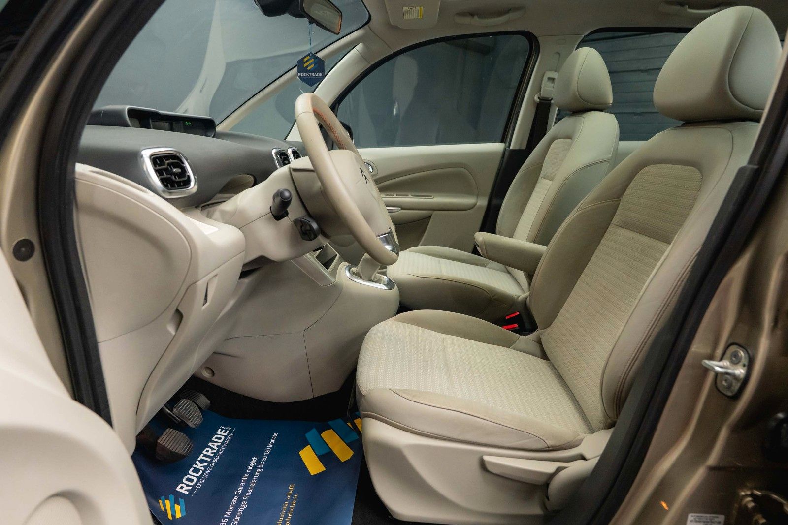 Fahrzeugabbildung Citroën C3 Picasso Exclusive Black Paket *1.Hand*Pano*
