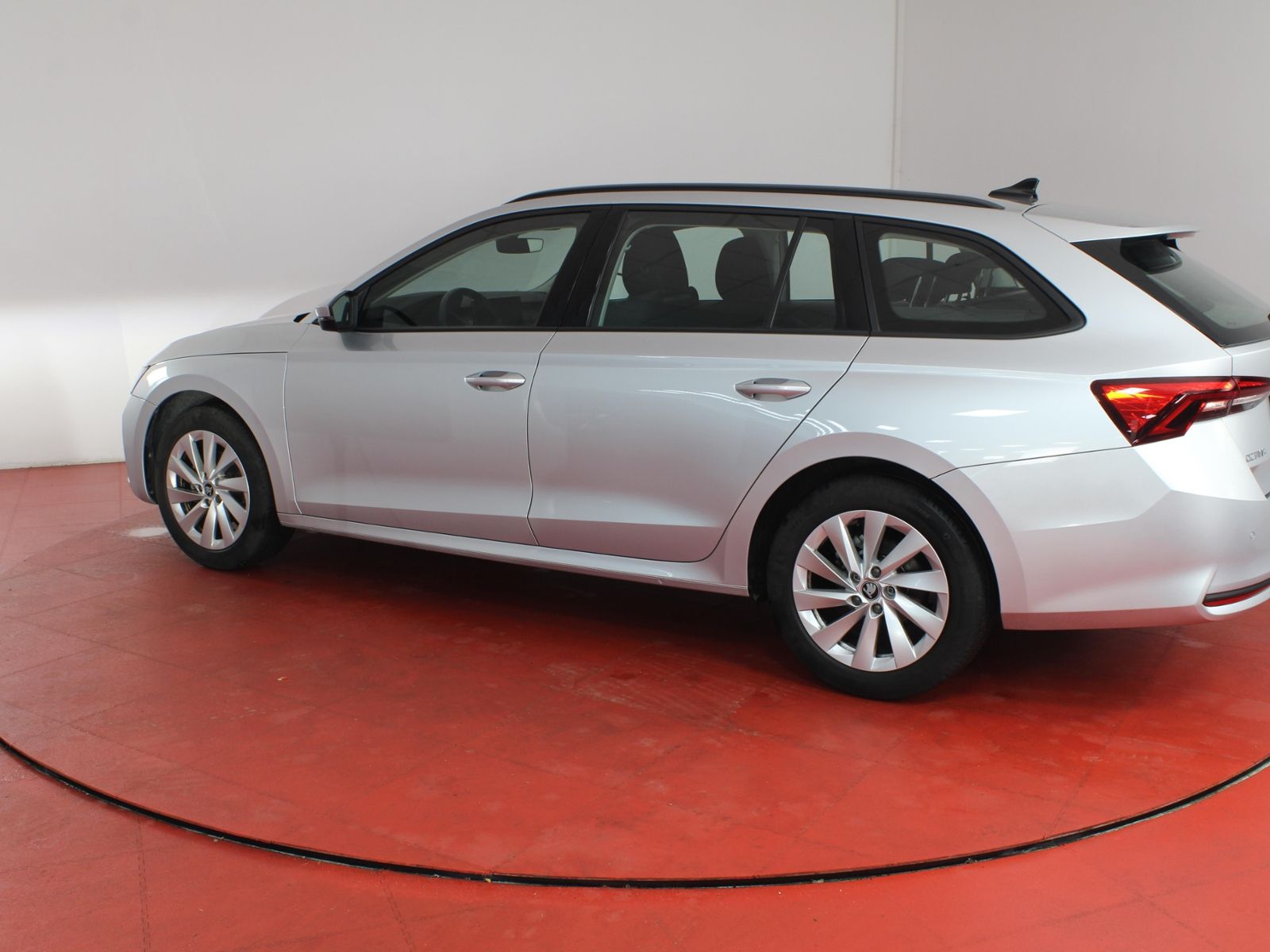Skoda Octavia Combi Selection 2.0TDI 297,-ohne Anzahlu foto 21