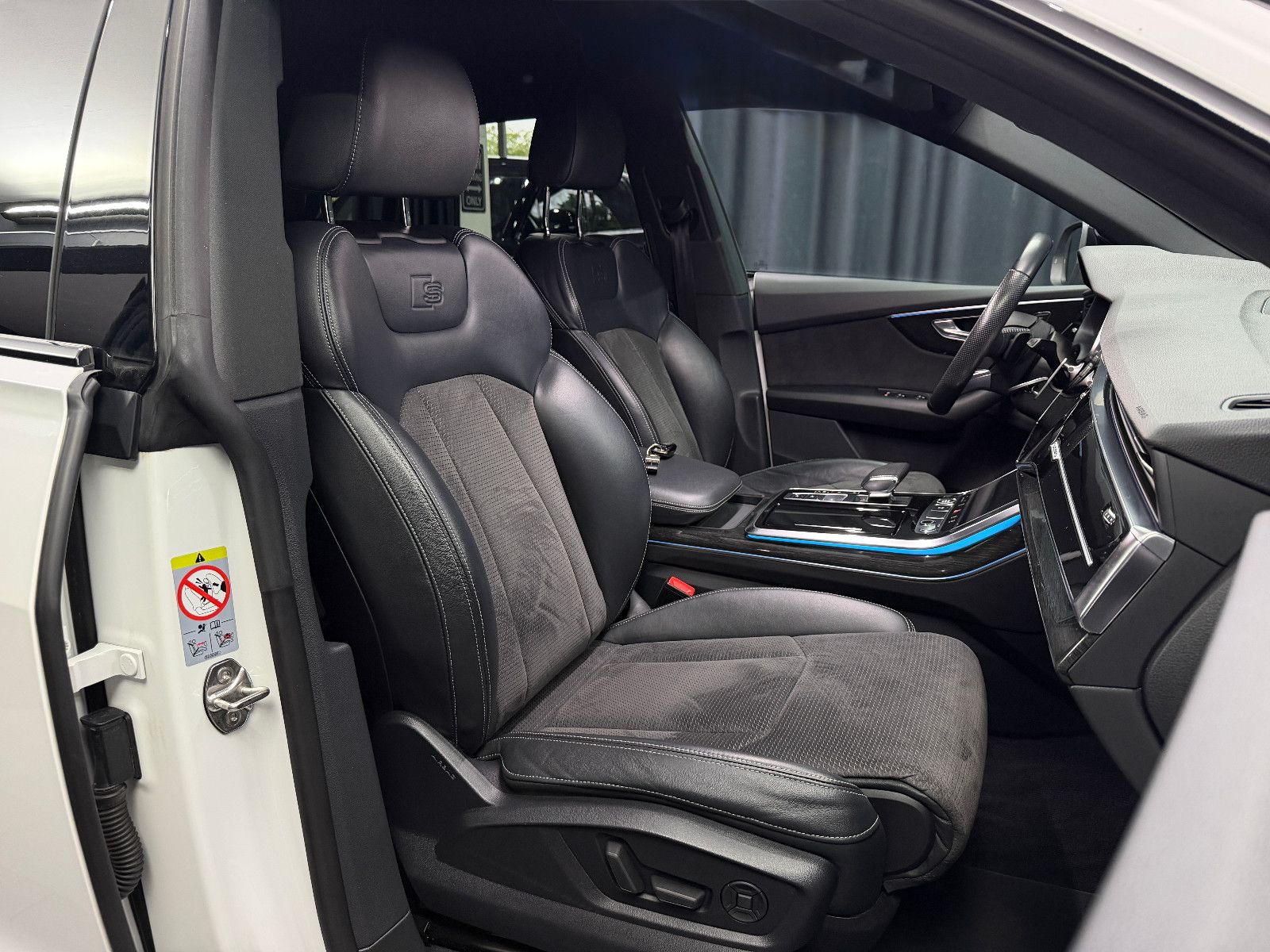 Fahrzeugabbildung Audi Q8 50 TDI quattro |MATRIX|AHK|LUFT