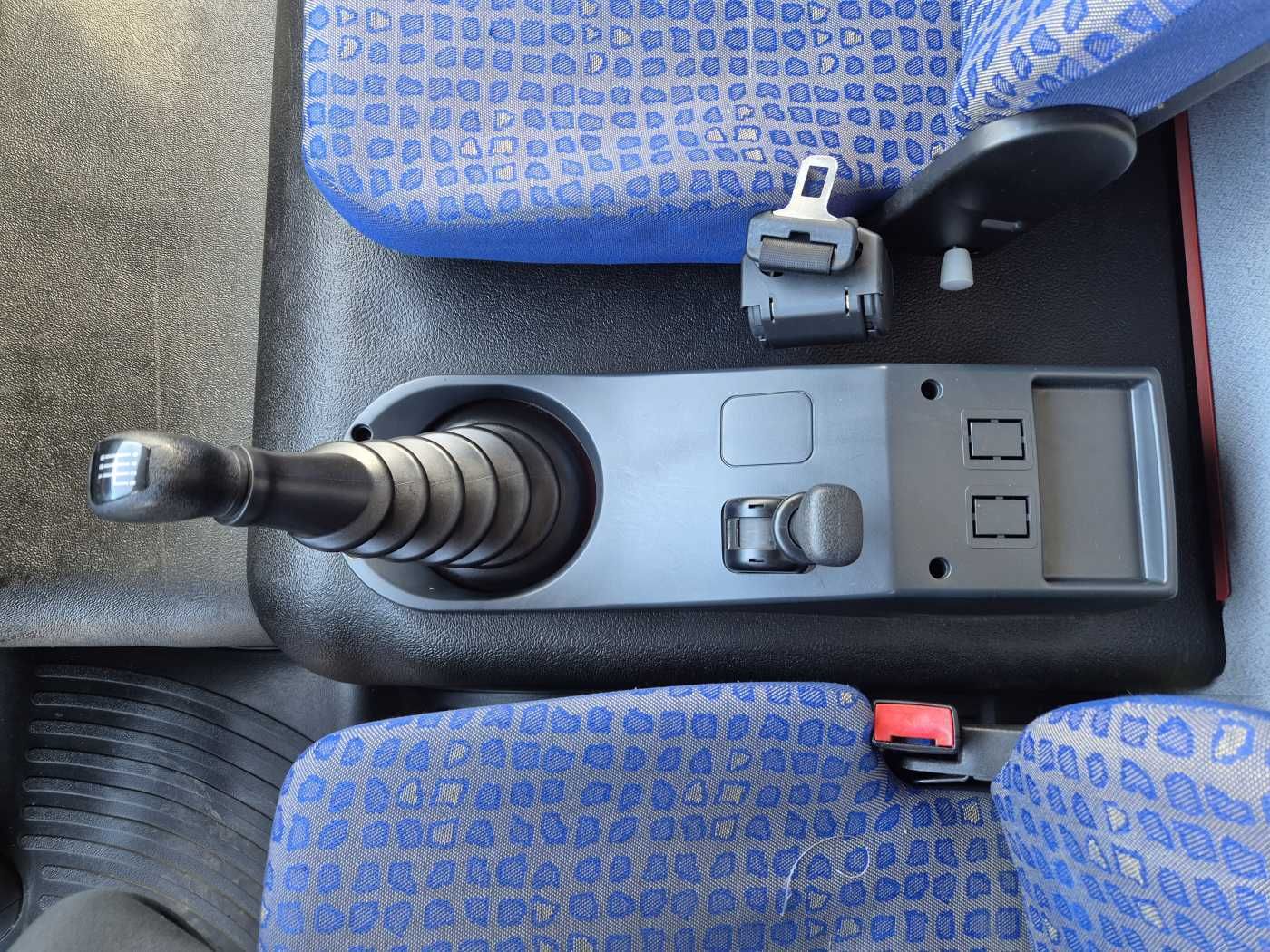 Fahrzeugabbildung MAN LE 8.150 Schaumlöschfahrzeug Schmitz SLF25/25