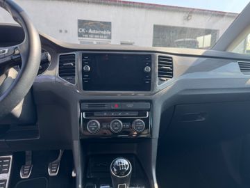 Volkswagen Golf - 11