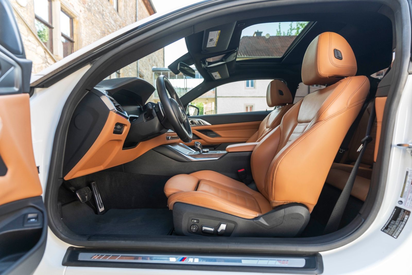 Fahrzeugabbildung BMW 430i Coupé M Sportpaket HUD LED KAM HIFI ACC