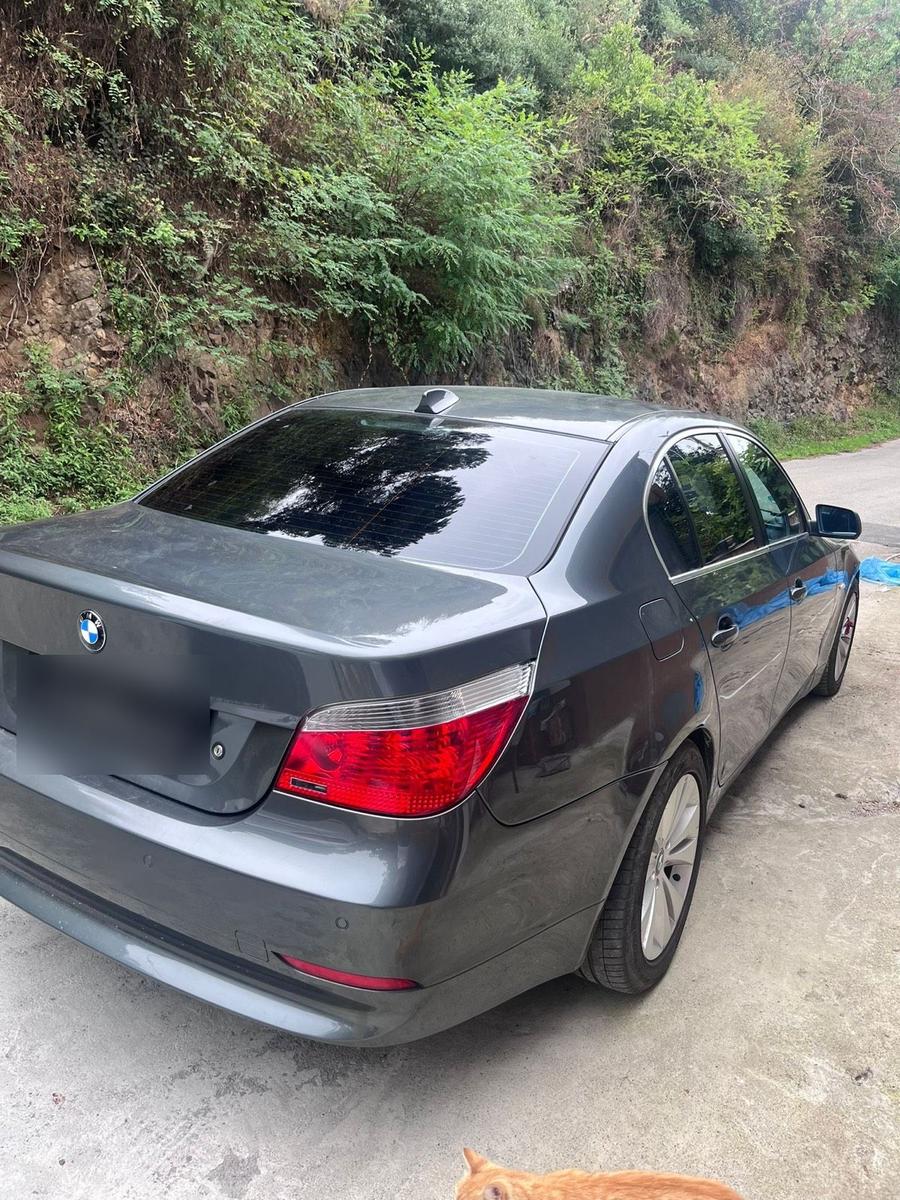 BMW 523