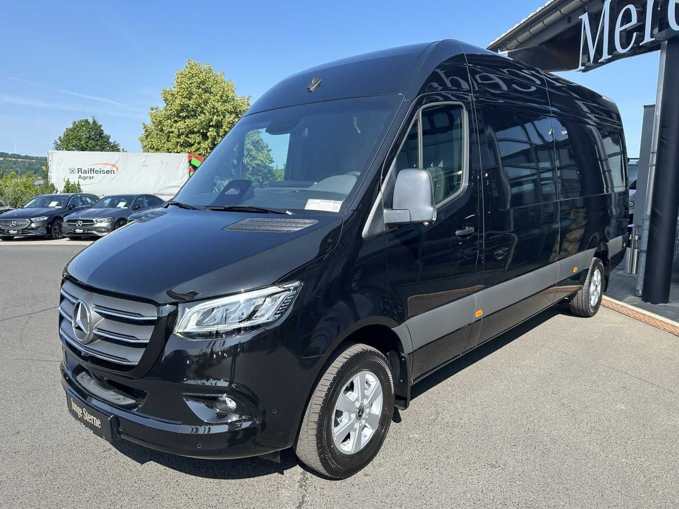 Fahrzeugabbildung Mercedes-Benz Sprinter 319 CDI 4325 AHK DISTRONIC 360 Klima