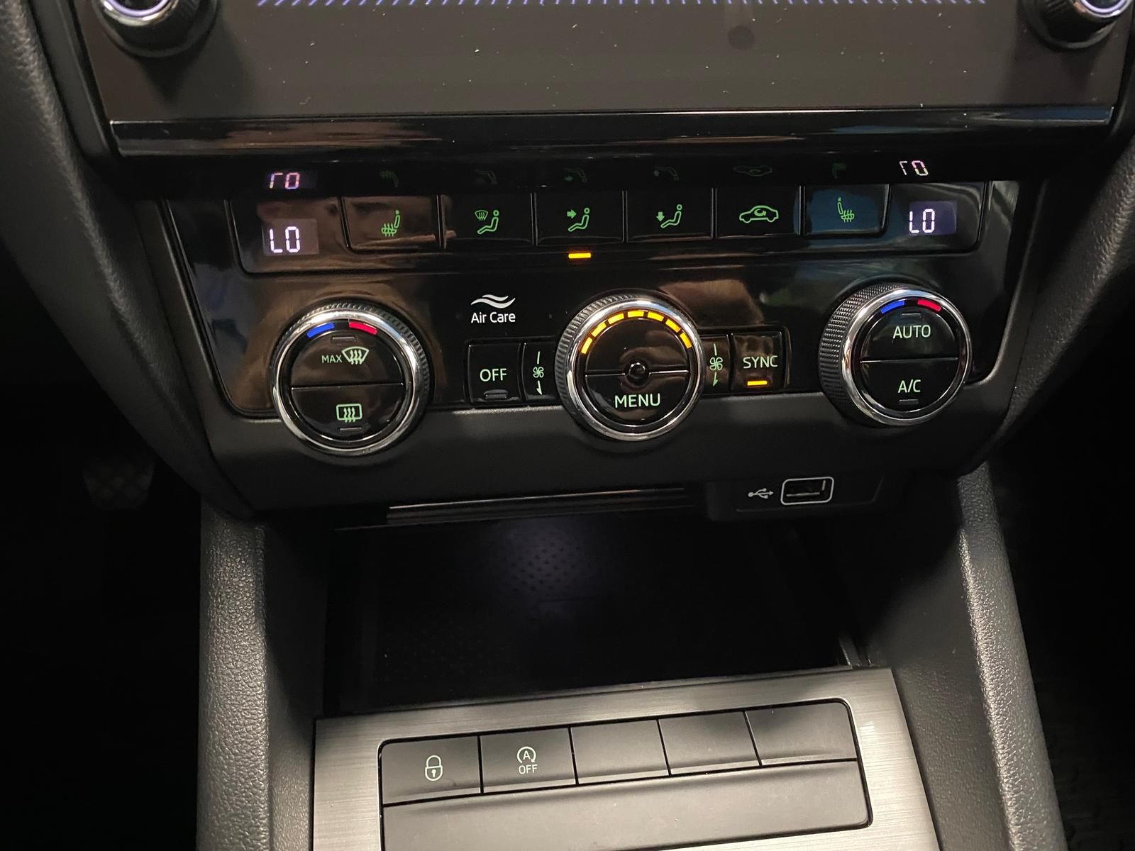 Fahrzeugabbildung SKODA Octavia 1.0 TSI Clever APP+KLIMA+PDC+SITZHEIZ+An