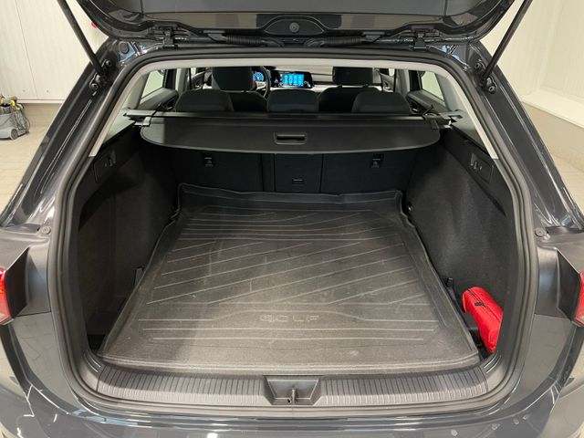 Golf VIII Variant Life 2.0 TDI DSG LED SHZ