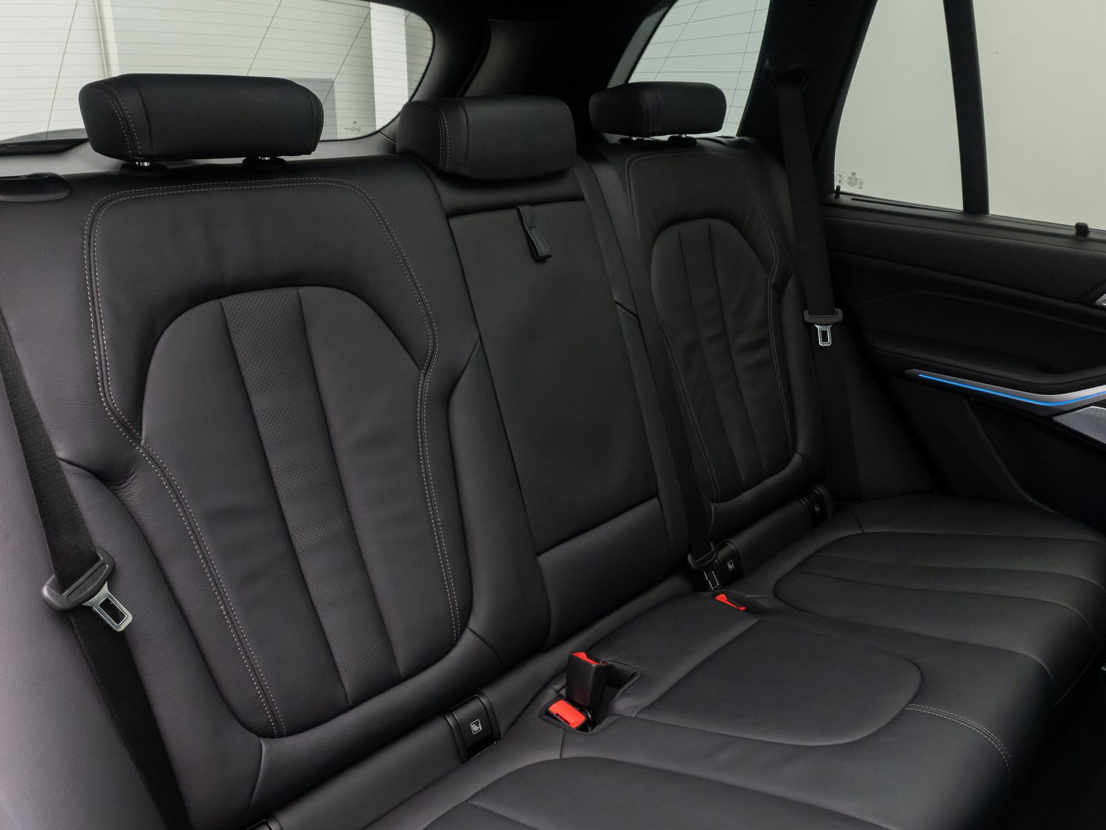 Fahrzeugabbildung BMW X5 xD45e M Sport B&W Kamera DAB Panorama Alarm