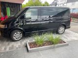 Volkswagen T5 .2 Multivan xenon AHK 7 Sitzer Navi 2 Schiebt - Volkswagen T5 Multivan mit Diesel-Antrieb: Kleinbus