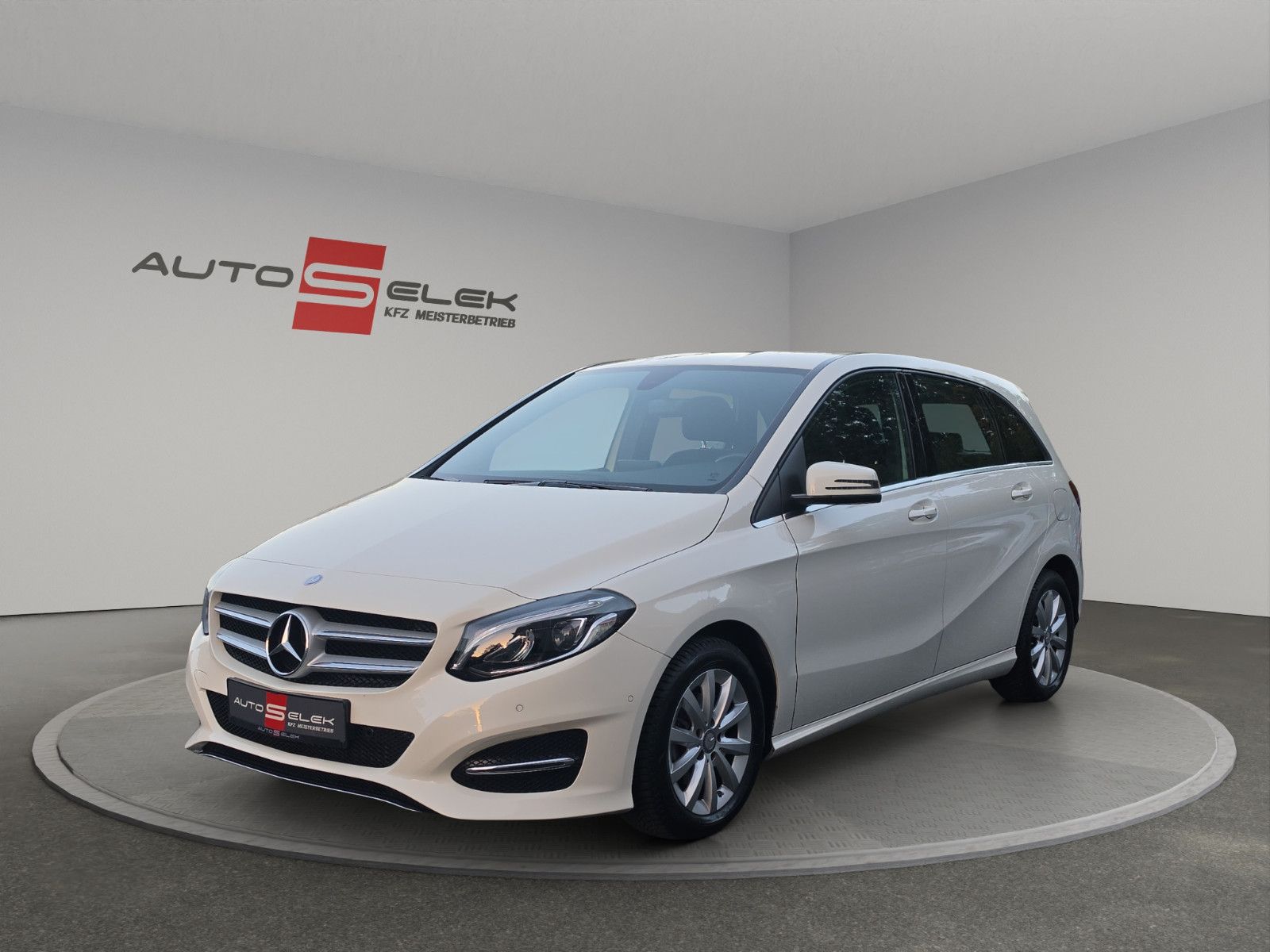 Fahrzeugabbildung Mercedes-Benz B 180 AUTOMATIK KAMERA TEMPOMAT SITZHEIZUNG NAVI