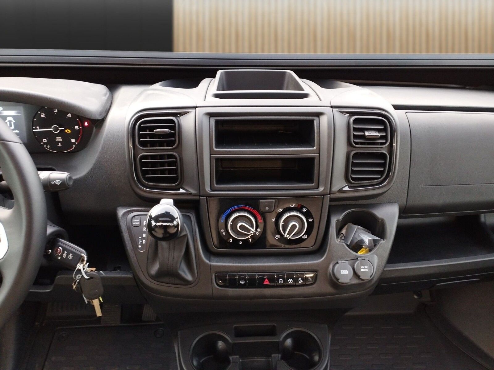 Fahrzeugabbildung Karmann Dexter DE 600 Markise, Captain-Chair-Sitze