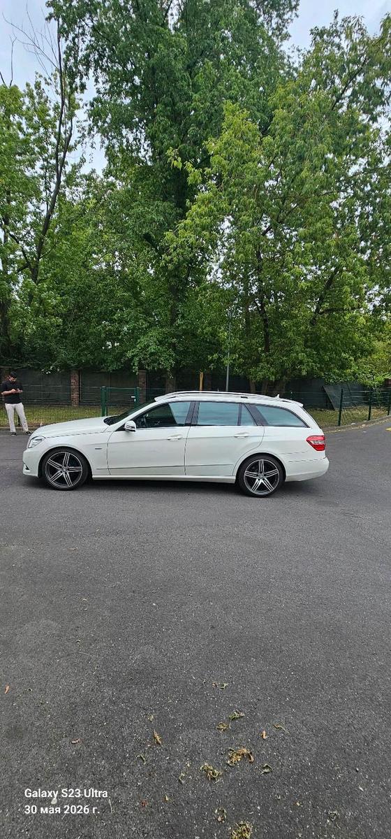 Mercedes-Benz E200 2010 — photo 7