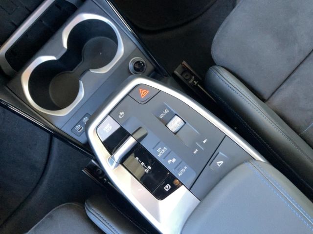 BMW iX2 - Bild 11