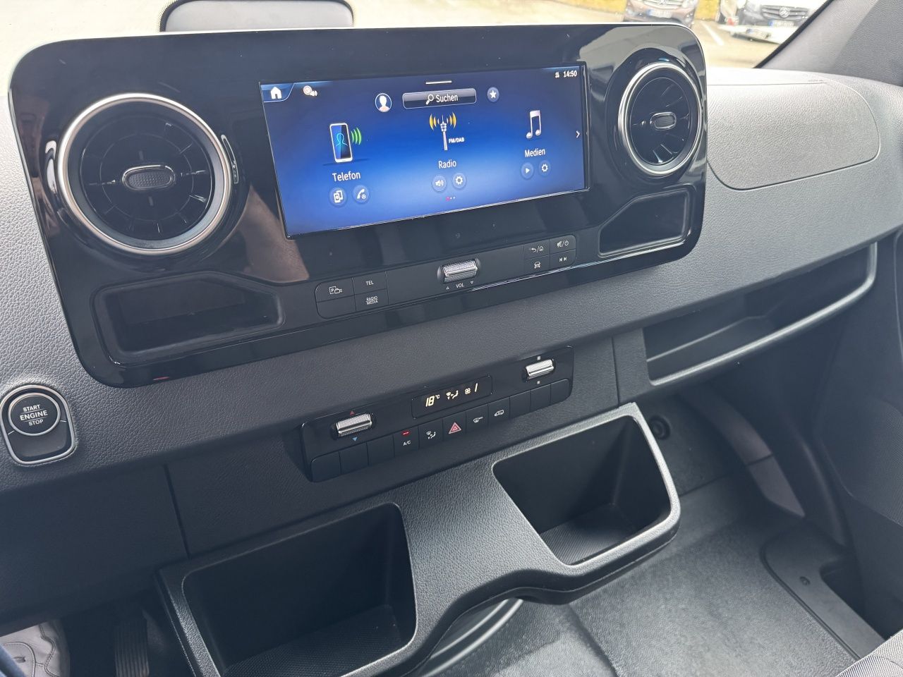 Fahrzeugabbildung Mercedes-Benz Sprinter 319CDI KA ProL2H2 4x4 Klima*LED*AHK2.8T