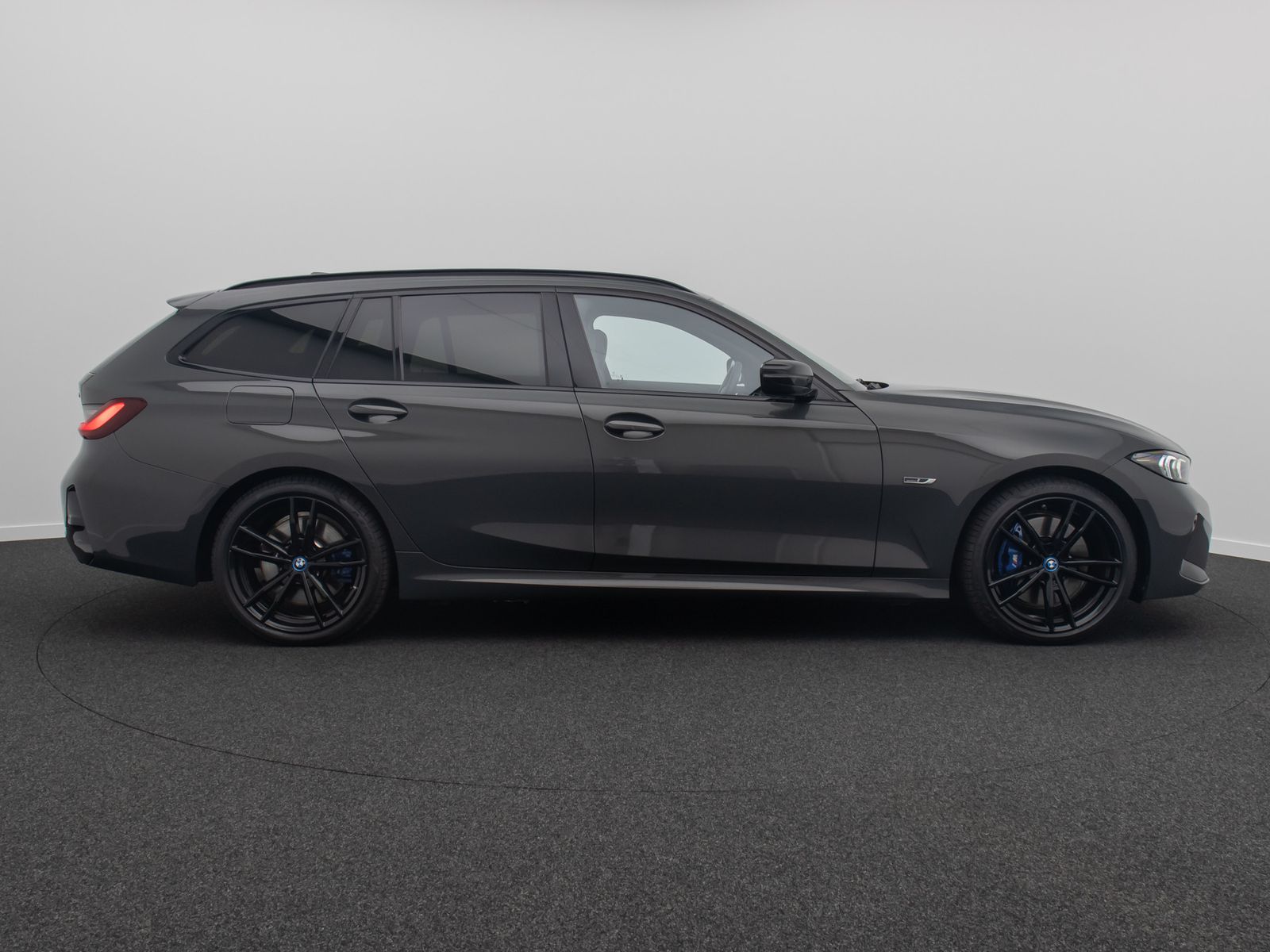 Fahrzeugabbildung BMW 330e M Sport DAB FernlichtAs HiFi Cockpit+19Zoll