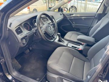 Volkswagen Golf - 12