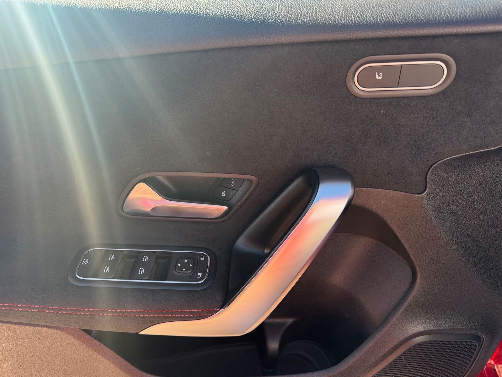 Fahrzeugabbildung Mercedes-Benz A200 AMG Line Navi Tempomat Sitzheizung Sport
