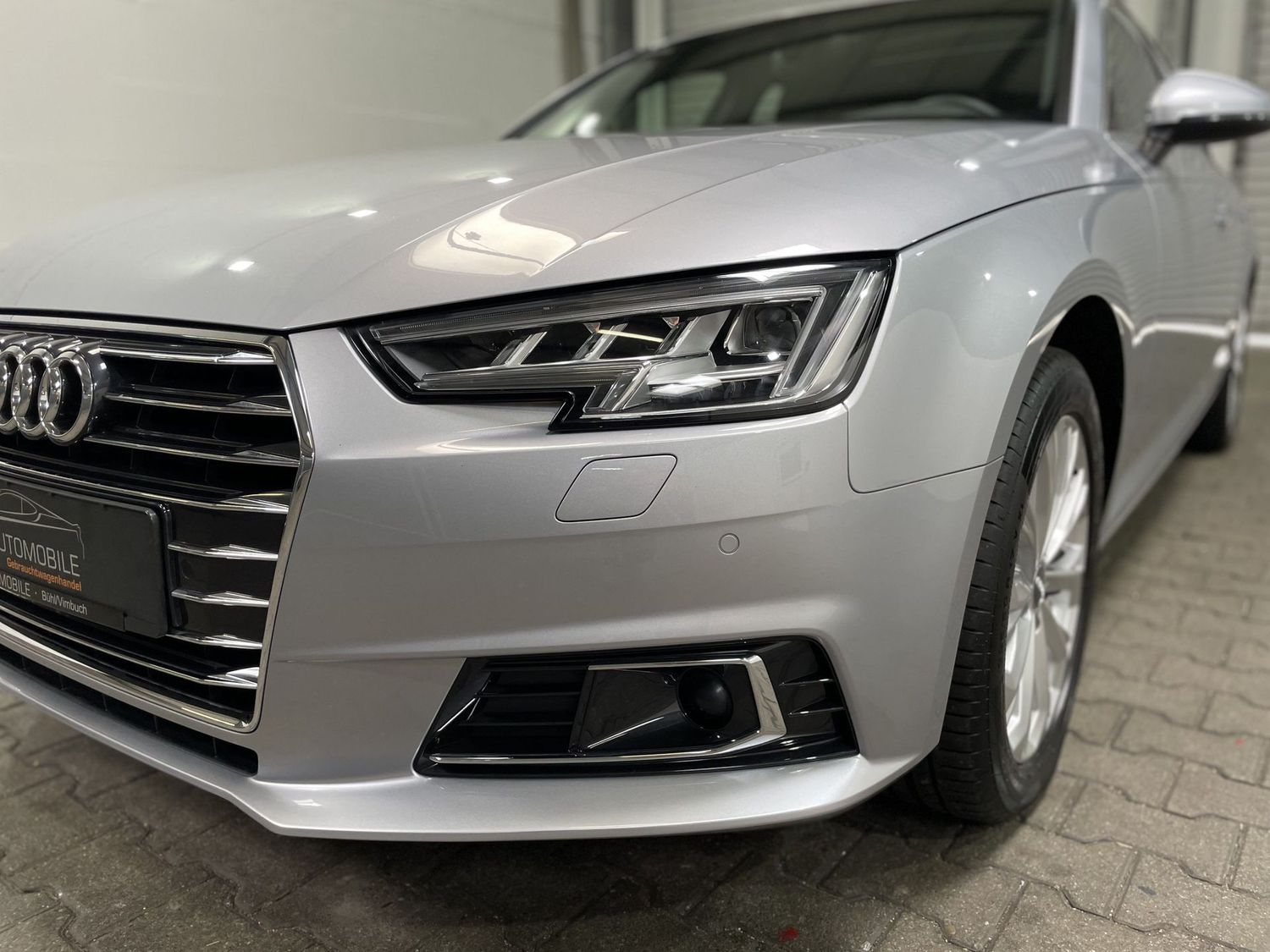 Fahrzeugabbildung Audi A4 Behinderteng. #Kamera#Matrix#ACC#Pano#Virtual