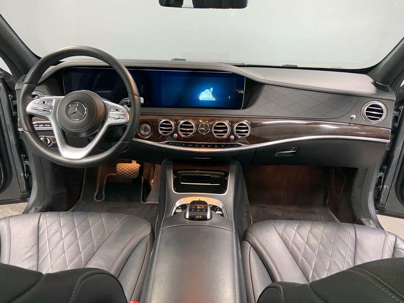 Fahrzeugabbildung Mercedes-Benz S 600 L *EXCLUSIVE*CHAUFFER*MAGICVISION*HUD*SDH*