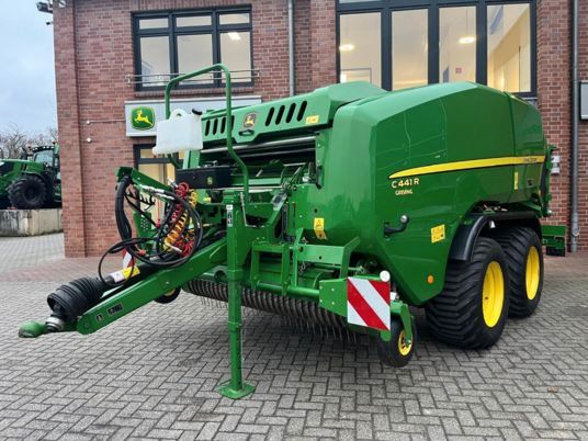 John Deere C441R