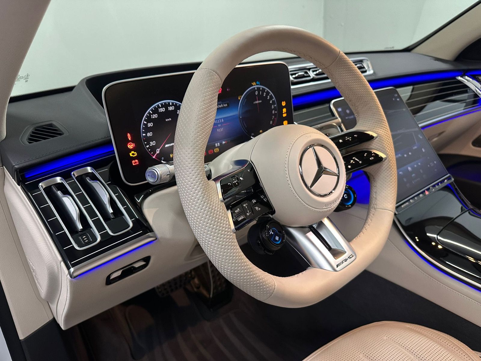 Fahrzeugabbildung Mercedes-Benz S 63 E Performance L  *KERAMIK*PANORAMA*TV*