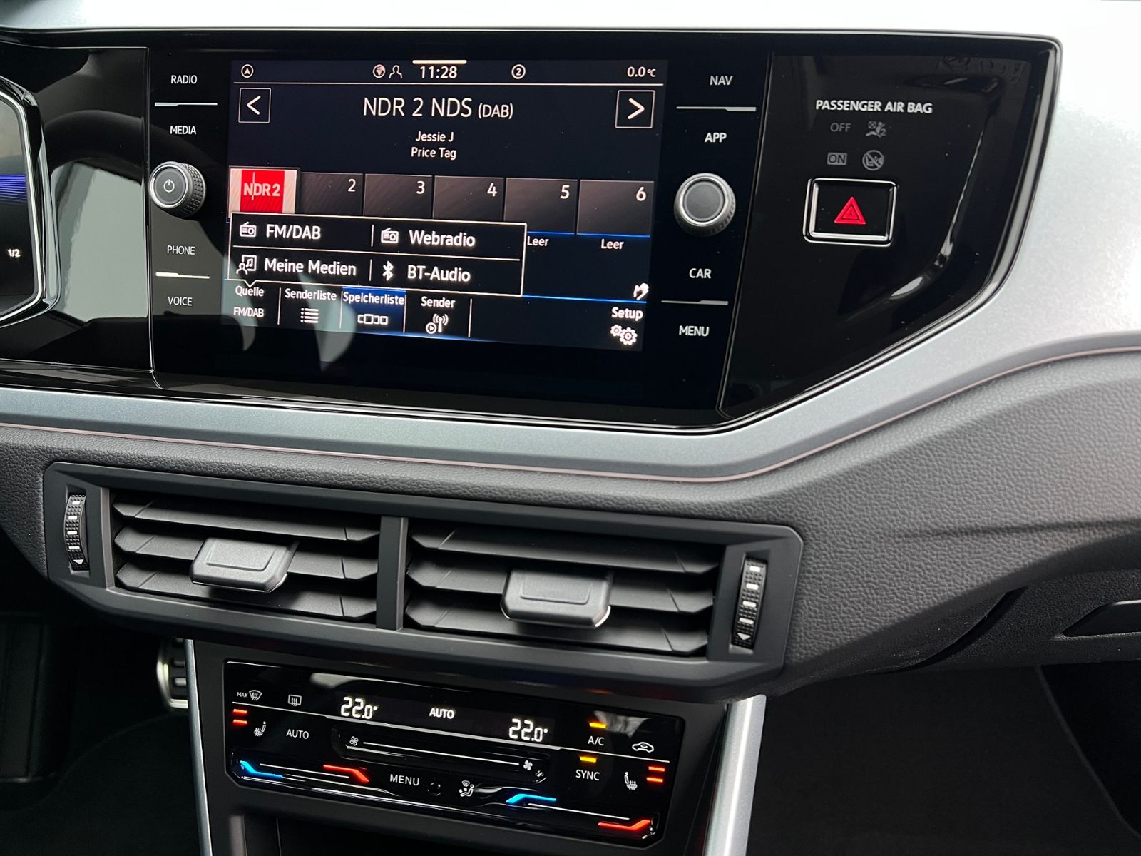 Fahrzeugabbildung Volkswagen Taigo  ENERGY 1.0 TSI DSG *AHK, Ganzjahresreifen