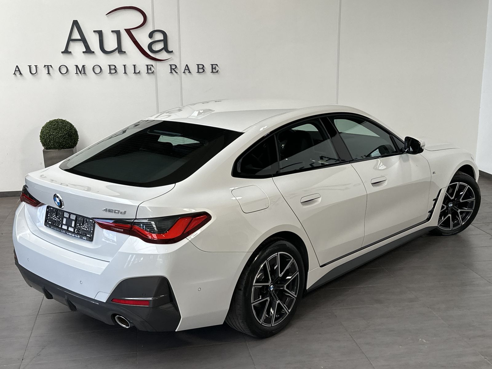 Fahrzeugabbildung BMW 420d Gran Coupé xDrive M-Sport NAV+LED+H&K+KAMER