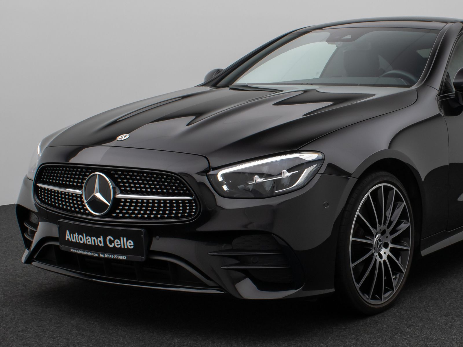 Fahrzeugabbildung Mercedes-Benz E300d Coupe 4Matic AMG Panorama Kamera LED